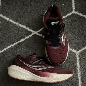 Saucony Triumph 20 in Sundown Rose